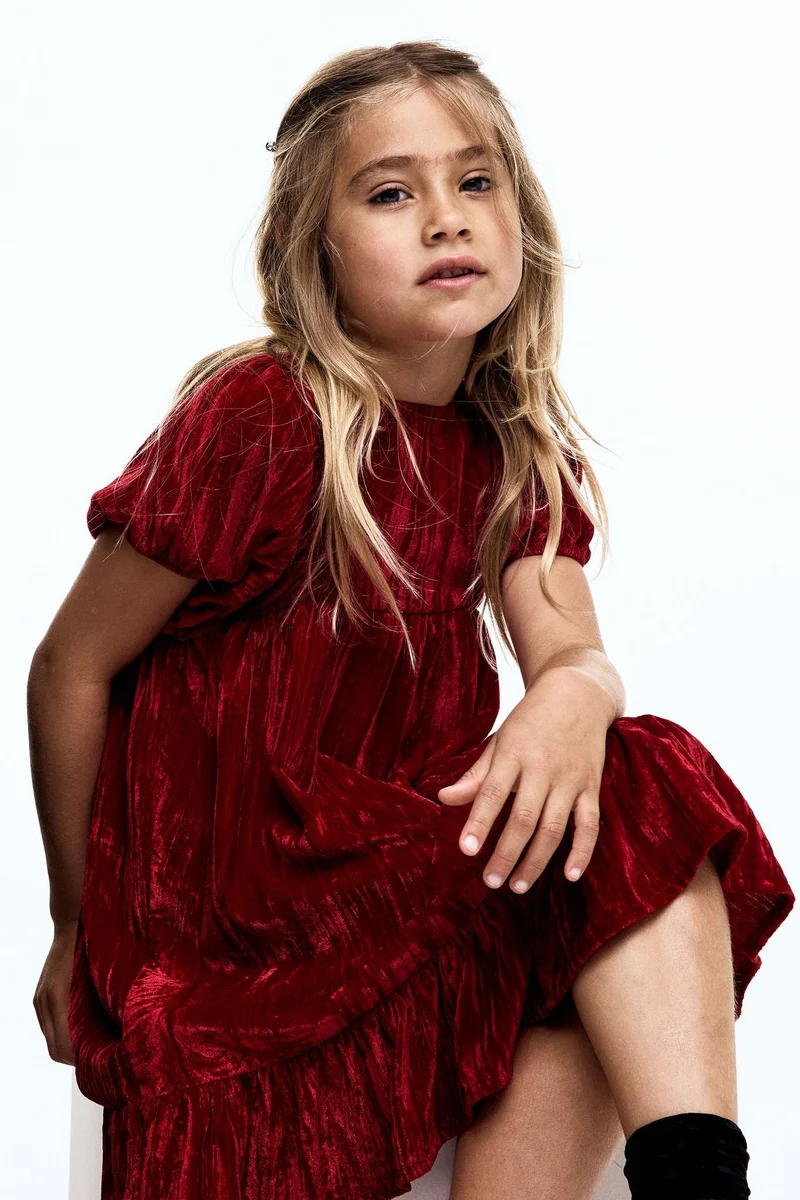 اتش اند ام فستان من المخمل الناعم